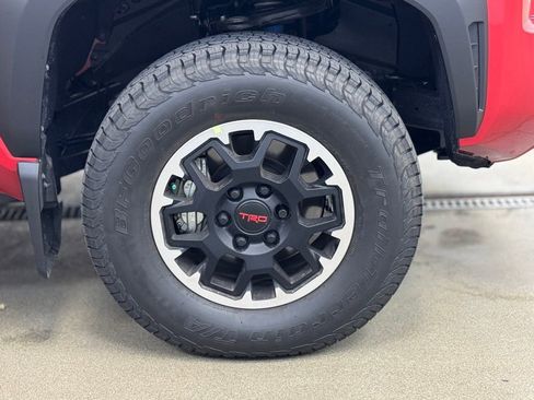 Used 2026 Toyota Tacoma TRD Off-Road AWD/4WD image 4