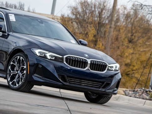 Used 2026 BMW 330i Sedan w/ Premium Package RWD image 3