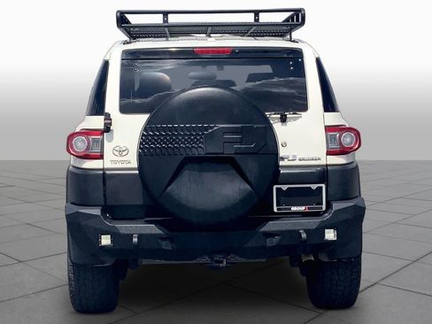 Used 2014 Toyota FJ Cruiser 4WD w/ Upgrade Package image 4