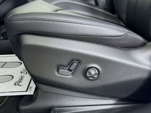 New 2026 Chrysler Pacifica Select image 18