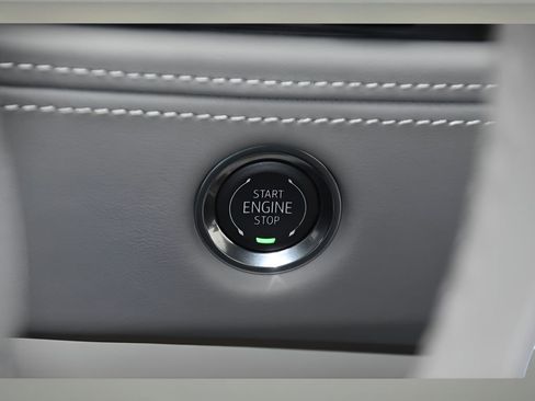 Certified 2026 Cadillac Escalade ESV Platinum Luxury w/ LPO, Radiant Package image 36