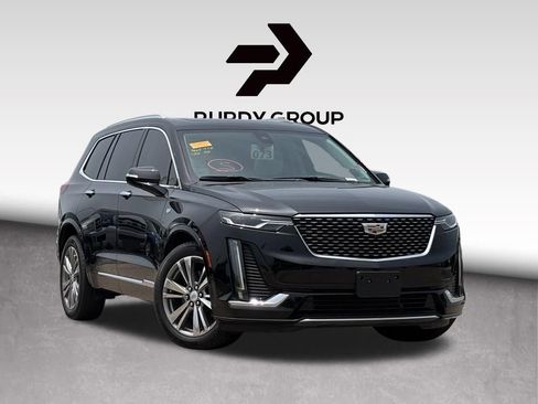 Used 2022 Cadillac XT6 Premium Luxury w/ Technology Package FWD image 1