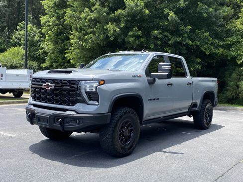 Used 2024 Chevrolet Silverado 2500 ZR2 w/ ZR2 Bison Edition AWD/4WD image 5