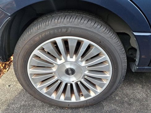 Used 2016 Lincoln Navigator Select image 11