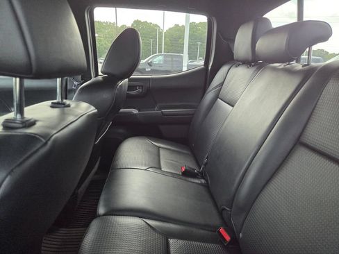 Used 2020 Toyota Tacoma Limited AWD/4WD image 6