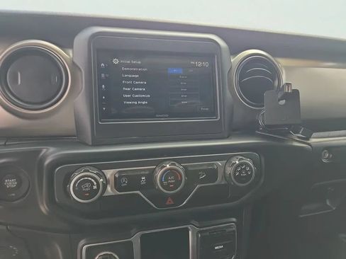 Used 2020 Jeep Wrangler Sport AWD/4WD image 21