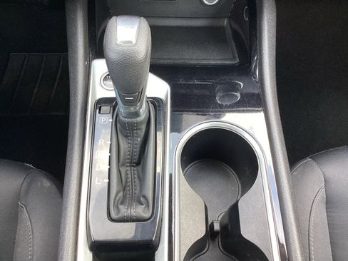 Used 2024 Nissan Altima 2.5 SV image 24