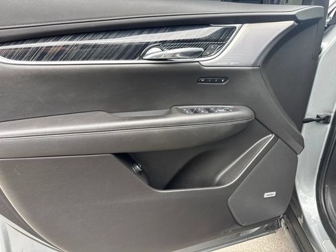 Used 2023 Cadillac XT6 Premium Luxury FWD image 9