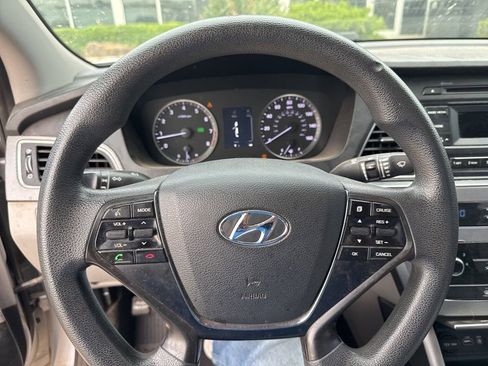 Used 2015 Hyundai Sonata SE FWD image 10