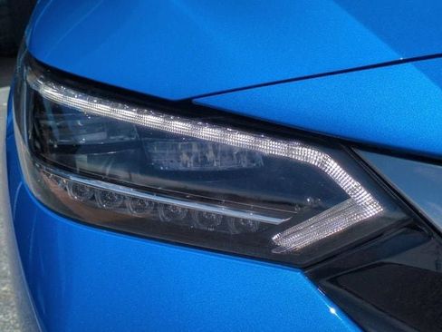 Used 2023 Nissan Sentra SR w/ SR Premium Package FWD image 10