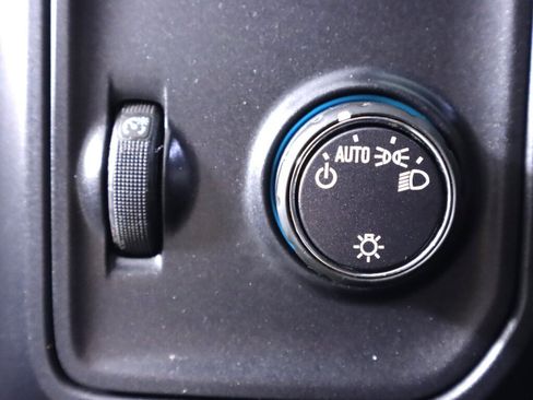 Used 2018 GMC Sierra 1500 2WD Regular Cab image 10