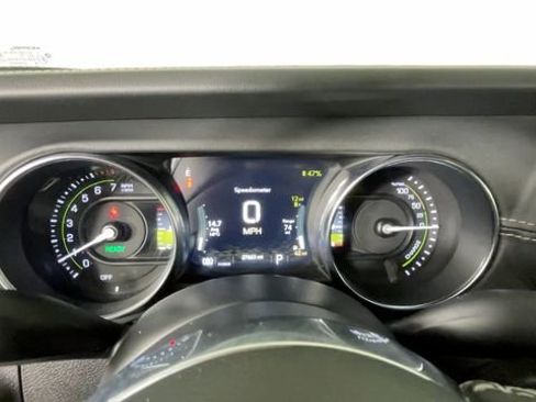 Used 2023 Jeep Wrangler Unlimited Sahara w/ Cold Weather Group AWD/4WD image 26