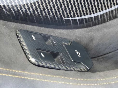 Used 2015 McLaren 650S Spider RWD image 18