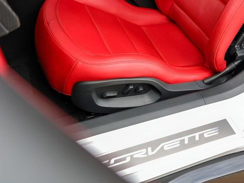 Used 2017 Chevrolet Corvette Z06 RWD image 8