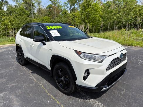 Used 2019 Toyota RAV4 XSE w/ Carpet Mat Package AWD/4WD image 10