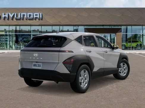 New 2025 Hyundai Kona SE image 4