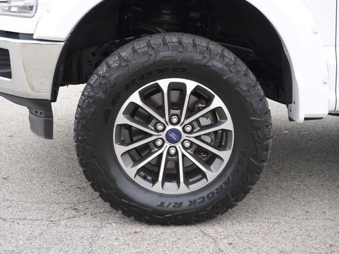 Used 2018 Ford F150 XLT w/ Equipment Group 302A Luxury AWD/4WD image 10