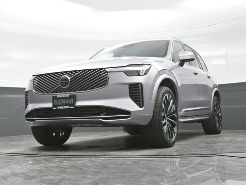 New 2026 Volvo XC90 B6 Plus w/ Protection Package Premier image 31