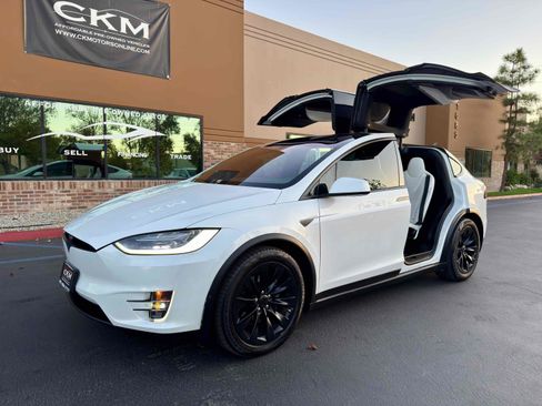 Used 2016 Tesla Model X 90D image 28