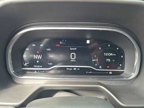 Used 2023 GMC Yukon XL SLE image 13