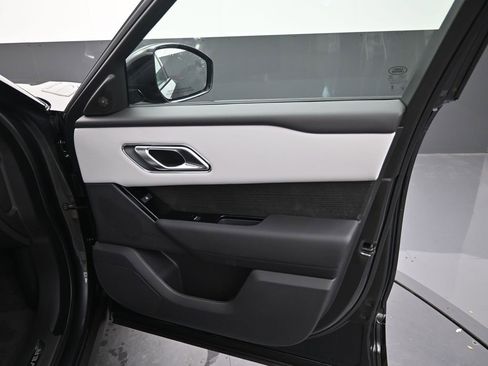 New 2026 Land Rover Range Rover Velar Dynamic SE image 9