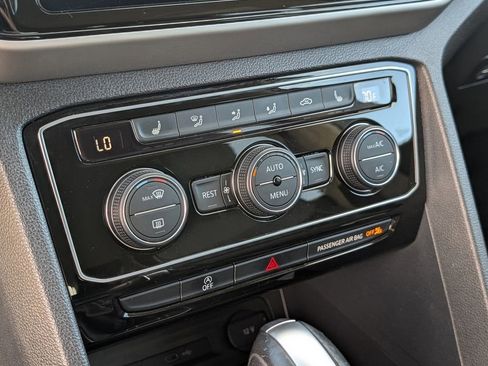 Used 2022 Volkswagen Atlas SE image 26