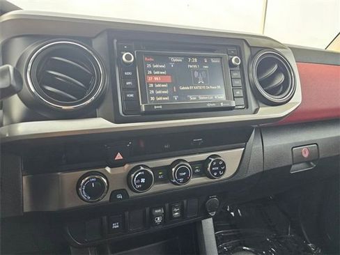 Used 2018 Toyota Tacoma SR5 image 5