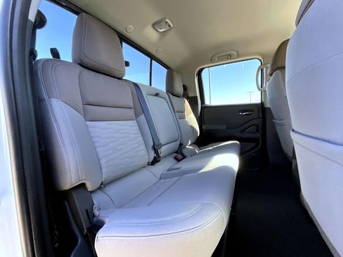 Used 2022 Nissan Frontier SV w/ Technology Package image 20