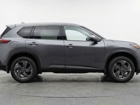 Used 2025 Nissan Rogue SV FWD image 11