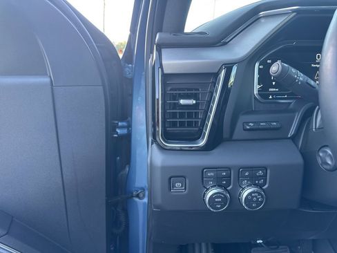 Used 2025 GMC Sierra 1500 Denali w/ Denali Reserve Package AWD/4WD image 11