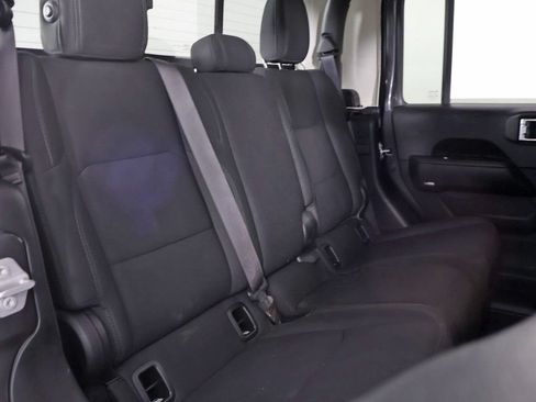 Used 2021 Jeep Gladiator Sport AWD/4WD image 29