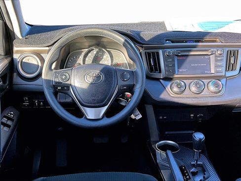 Used 2014 Toyota RAV4 LE image 5