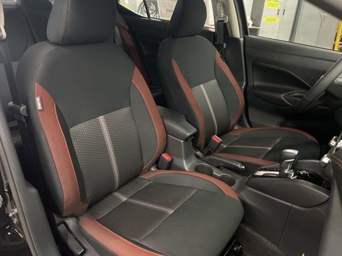 New 2025 Nissan Versa SR image 38