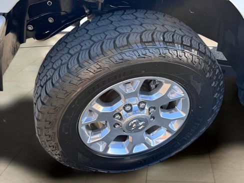 Used 2024 RAM 2500 Laramie AWD/4WD image 43