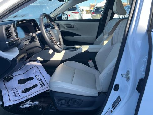 Certified 2025 Toyota Crown Limited image 10