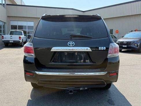 Used 2013 Toyota Highlander 4WD Hybrid w/ Leather Premium Pkg image 3