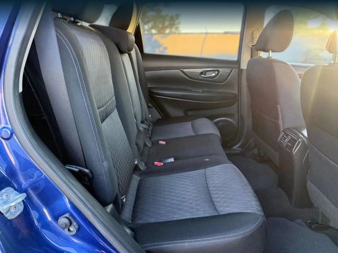 Used 2017 Nissan Rogue SV FWD image 20