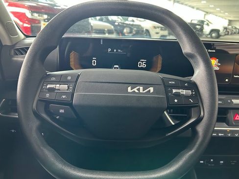 Used 2025 Kia K4 FWD image 30