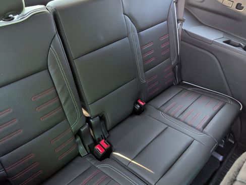 Certified 2025 GMC Yukon AT4 Ultimate AWD/4WD image 41