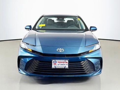 Used 2025 Toyota Camry LE AWD/4WD image 11