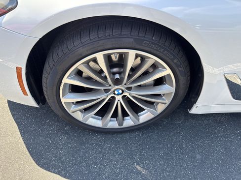 Certified 2023 BMW 530i xDrive w/ Premium Package AWD/4WD image 29