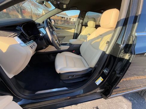 Used 2019 Cadillac XT5 Base 4dr SUV image 10