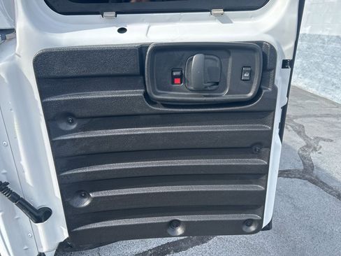 Used 2022 Chevrolet Express 2500 w/ Driver Convenience Package image 27