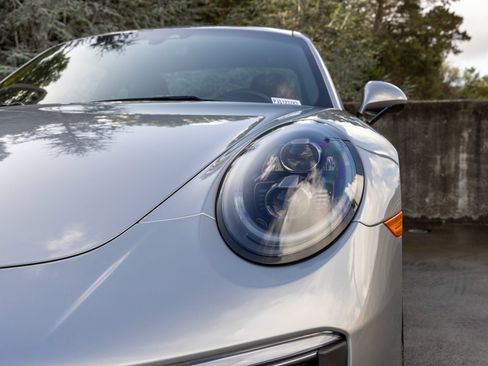 Used 2018 Porsche 911 Carrera S image 16
