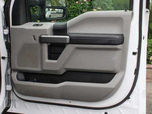 Used 2019 Ford F350 XLT image 39