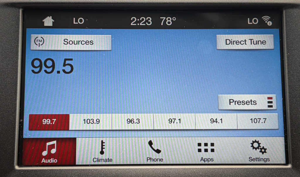 Used 2018 Ford Fusion SE w/ Equipment Group 601A FWD image 14