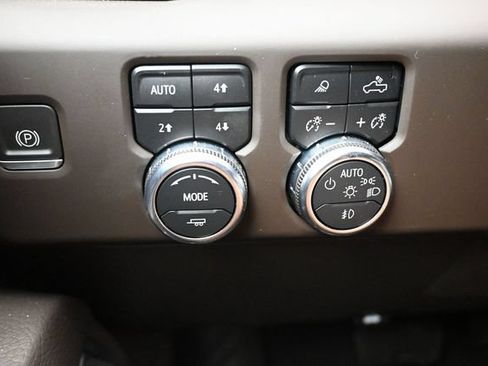 Used 2023 GMC Sierra 1500 Denali w/ Technology Package AWD/4WD image 11