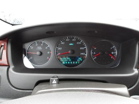 Used 2006 Chevrolet Impala LT FWD image 16