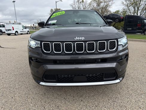 Used 2023 Jeep Compass Limited w/ Elite Group AWD/4WD image 7