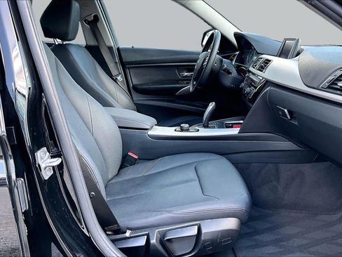 Used 2018 BMW 320i Sedan RWD image 9